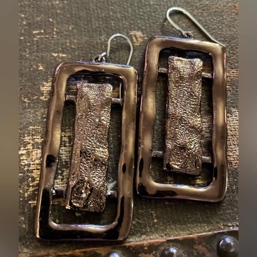 Metallic Rectangular Dangle Earrings - Picture 3 of 4